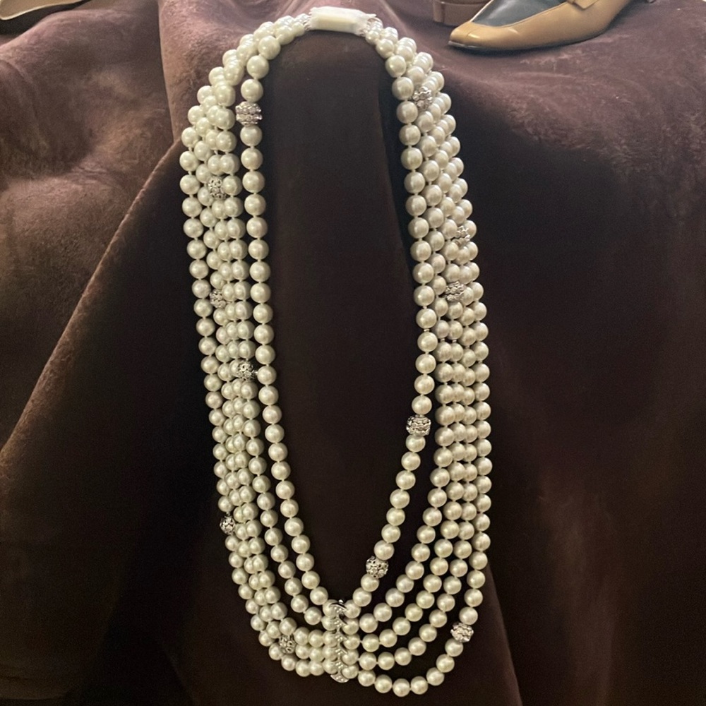 Elegant Pearl Necklace